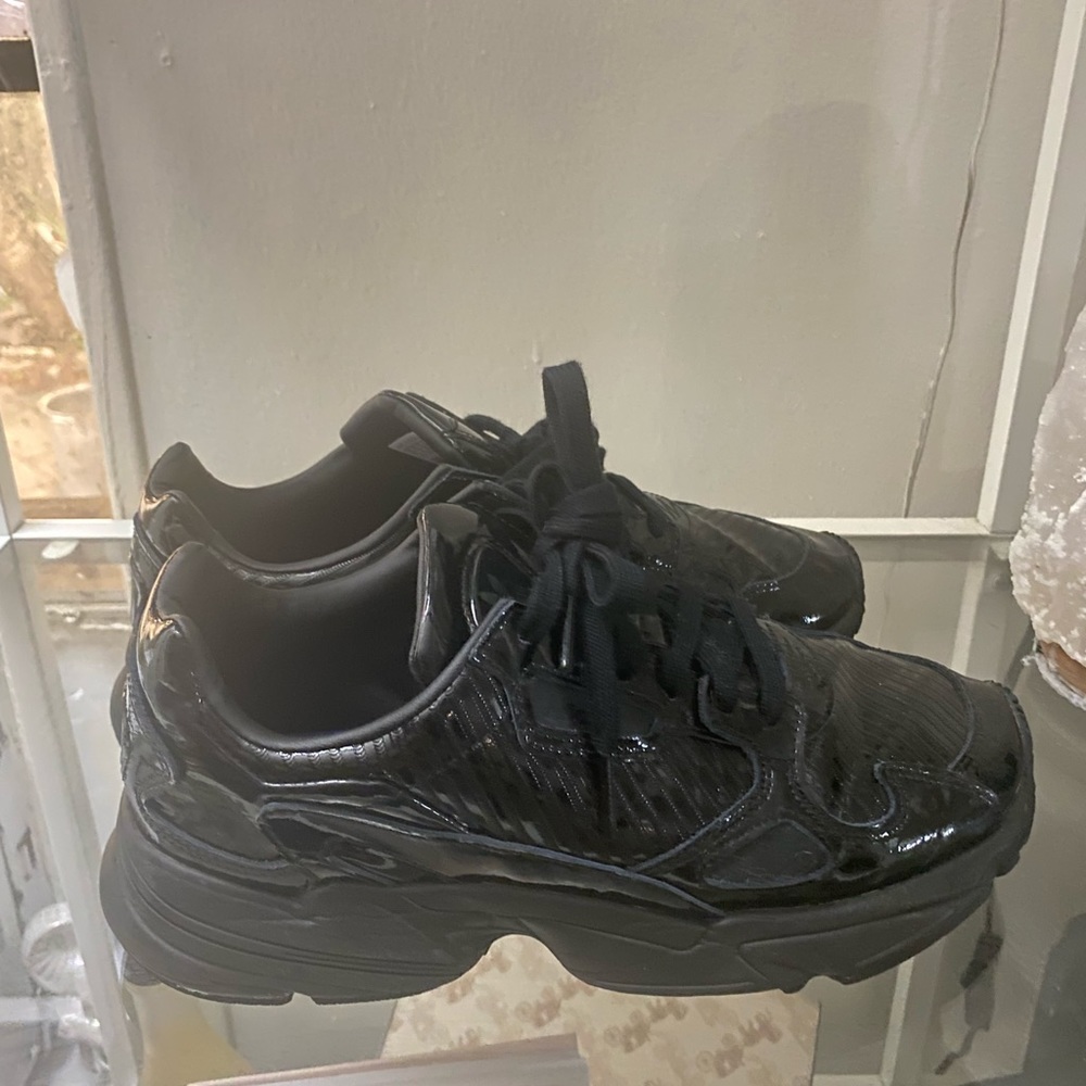 Adidas Falcon